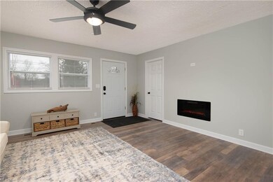 744 Robinhood Dr, Aurora, OH 44202 - photo 4