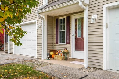 64 Magnolia Ln, Newmarket, NH 03857 - photo 2