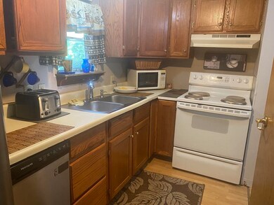 21 Edgewood Dr, Allenstown, NH 03275 - photo 6