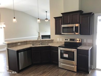 2304 Sweet Bay Dr unit B, Greenville, NC 27834 - photo 7