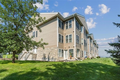 711 16th Ave unit U103, Grinnell, IA 50112 - photo 6