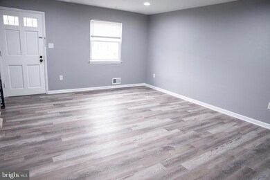 3047 Sunset Ln, Suitland, MD 20746 - photo 3