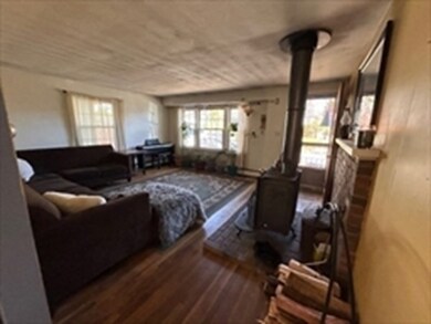 590 Henshaw St, Rochdale, MA 01542 - photo 2