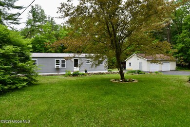 504 Middle Grove Rd, Middle Grove, NY 12850 - photo 5