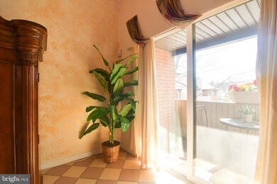 1704 Mount Washington Ct unit J, Baltimore, MD 21209 - photo 4