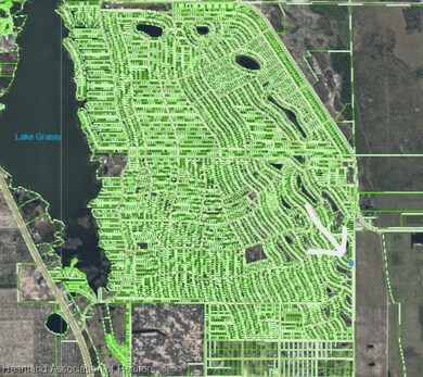 201 Crystal Lake Dr, Lake Placid, FL 33852 - photo 2