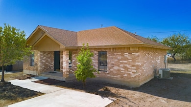 1061 Lazar Dr, Eagle Pass, TX 78852 - photo 2