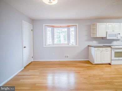 13032 Ingleside Dr, Beltsville, MD 20705 - photo 6