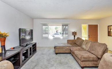 2156 E Ellis Dr-large-003-021-Main Livin
