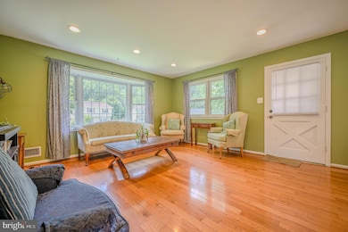 2893 Chalet Ct, Woodbridge, VA 22192 - photo 7