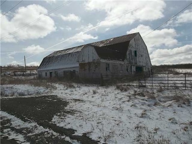 Other Older Dairy barn waiting for sprucing up