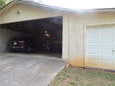 213 Coleridge Rd, Ramseur, NC 27316 - photo 5