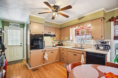 155 Rolling Hills Dr, Tennessee Ridge, TN 37178 - photo 6