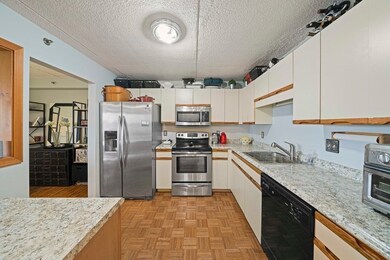 Captain Cove's Condominiums unit 909, Quincy, MA 02169 - photo 4