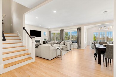 7 Catesby Ln, Londonderry, NH 03053 - photo 4