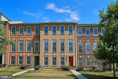 25843 Mews Terrace, Chantilly, VA 20152 - photo 2