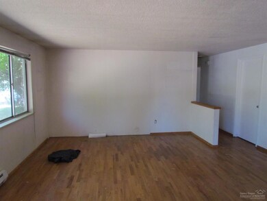 1633 NE Watson Dr, Bend, OR 97701 - photo 5