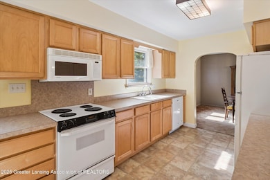 1827 Towner Rd, Haslett, MI 48840 - photo 3