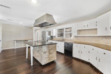 1406 W Parkwood Ave, Friendswood, TX 77546 - photo 4