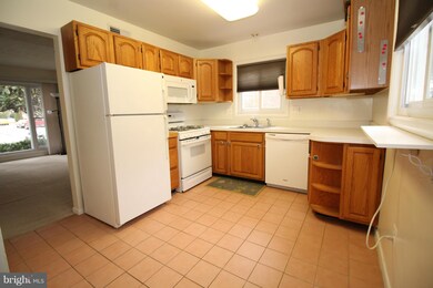 1913 Stanley Ave, Rockville, MD 20851 - photo 7