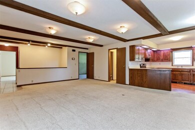 6040 Crestridge Ave SW, Cedar Rapids, IA 52404 - photo 7