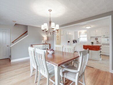 8 Brandon St, North Billerica, MA 01862 - photo 3