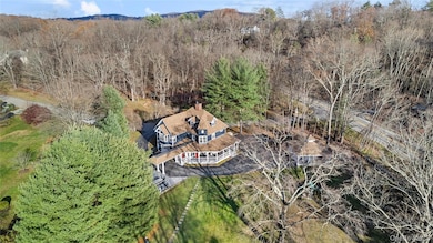 1055 Bridge Pointe Ln, Yorktown Heights, NY 10598 - photo 3