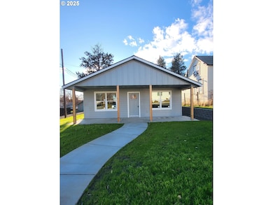203 4th St, Moro, OR 97039 - photo 2