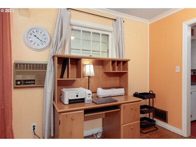 415 W 11th St, the Dalles, OR 97058 - photo 6