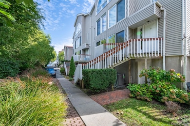 18 Windward Ln unit 17, Bronx, NY 10464 - photo 4