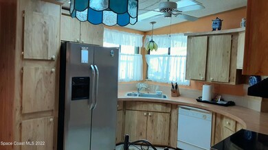 947 Periwinkle Cir, Sebastian, FL 32976 - photo 2