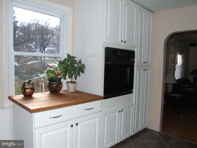 1413 Walnut St, Coatesville, PA 19320 - photo 5