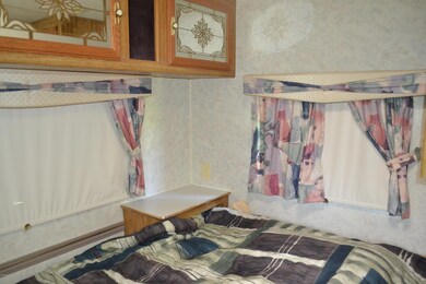 Bedroom (with entrance)
