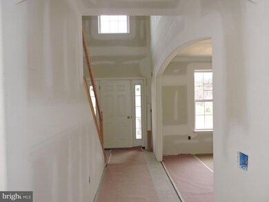 1033 River Crest Dr, Reading, PA 19605 - photo 2