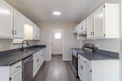 162 Upper Varnell Rd-06