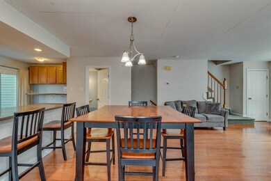 47 Walnut Cir, Merrimack, NH 03054 - photo 5