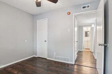 109 Harper Ct, Grand Prairie, TX 75051 - photo 5