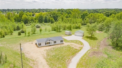 2556 N Keystone Dr, Scottsburg, IN 47170 - photo 2