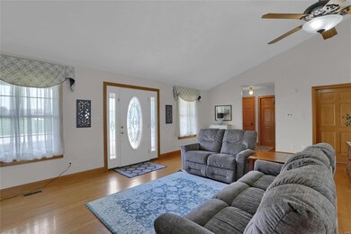 300 Sleeping Indian Dr, Freeburg, IL 62243 - photo 4