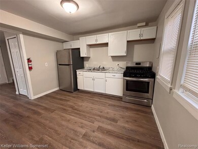 2309 Deerfield Ct, Westland, MI 48186 - photo 4