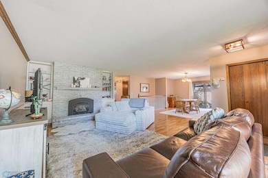 204 Oxbow Cir, Oxbow, ND 58047 - photo 2