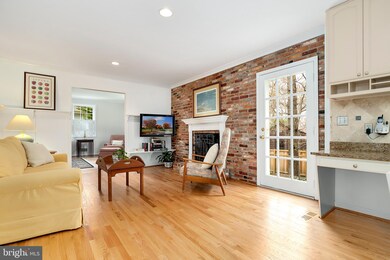 8811 Stonehaven Ct, Potomac, MD 20854 - photo 7