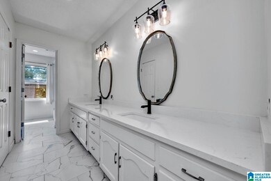 1722 Mountain Laurel Ln, Birmingham, AL 35244 - photo 6