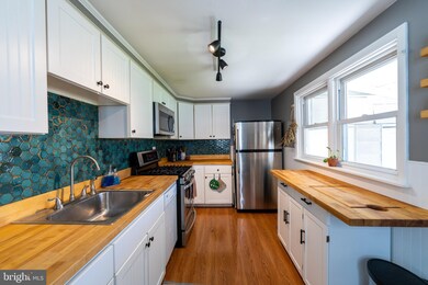 4465 Edgemont St, Philadelphia, PA 19137 - photo 4