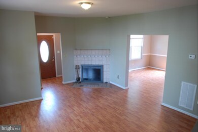 520 Carmody Hills Dr, Capitol Heights, MD 20743 - photo 2