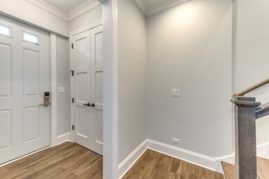 unlisted-address, Elmhurst, IL 60126 - photo 6