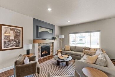 61656 SE Evie Dr, Bend, OR 97702 - photo 5