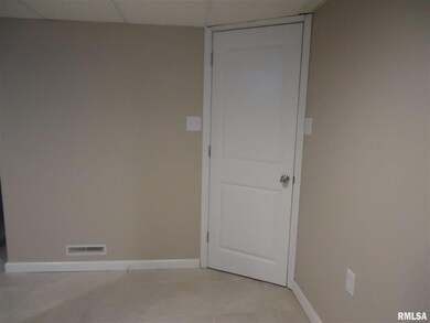 2348 W High St, Davenport, IA 52804 - photo 6