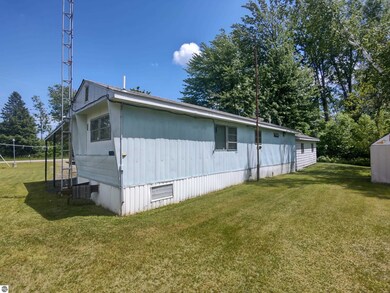544 S Delano Rd, Au Gres, MI 48703 - photo 4