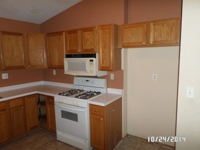 2827 Jethro Ct, Zion, IL 60099 - photo 6